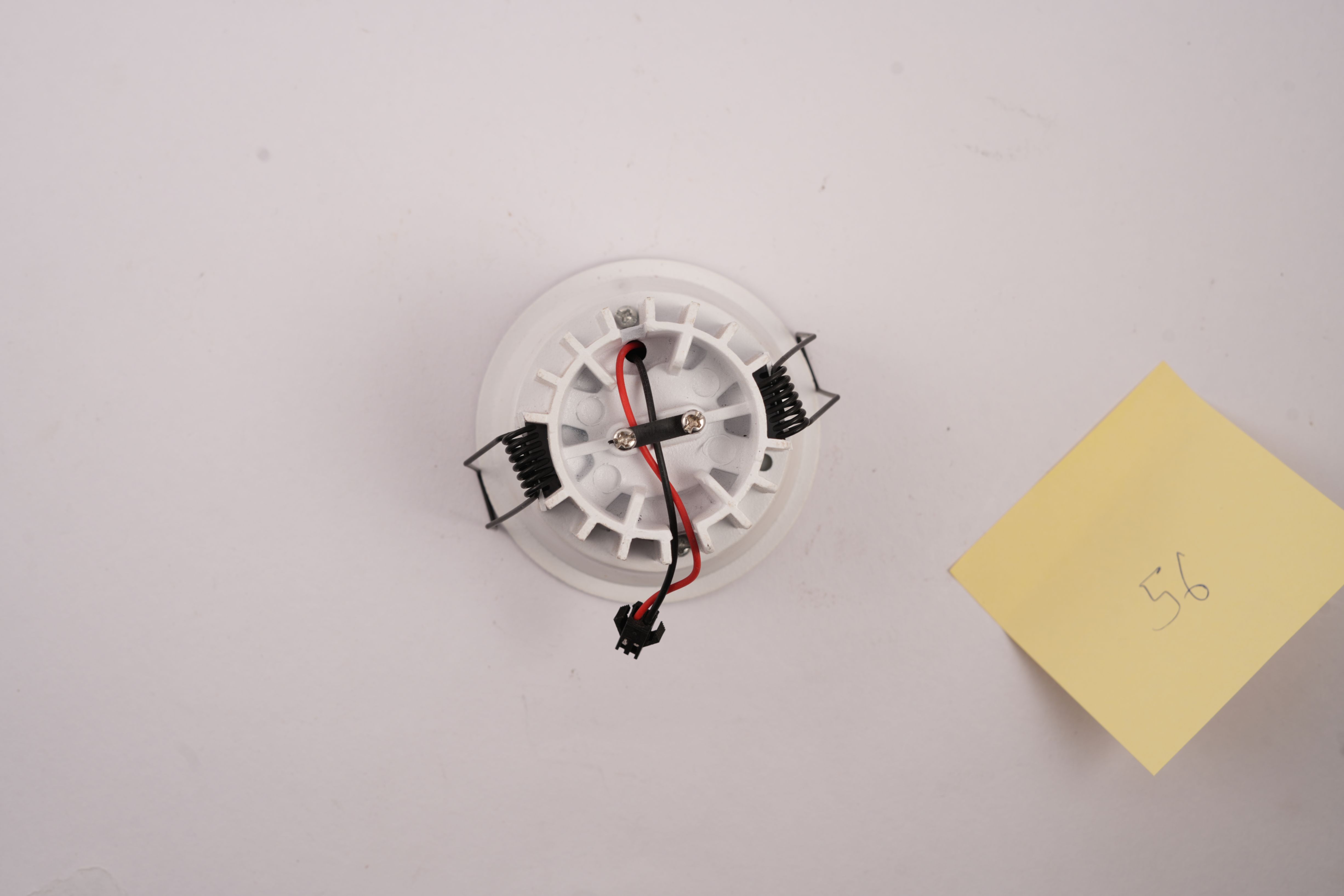 15 watt delta white body golden reflector  cob fix type  black and white body available also 6500 k 3000 k and 4000k colour available 