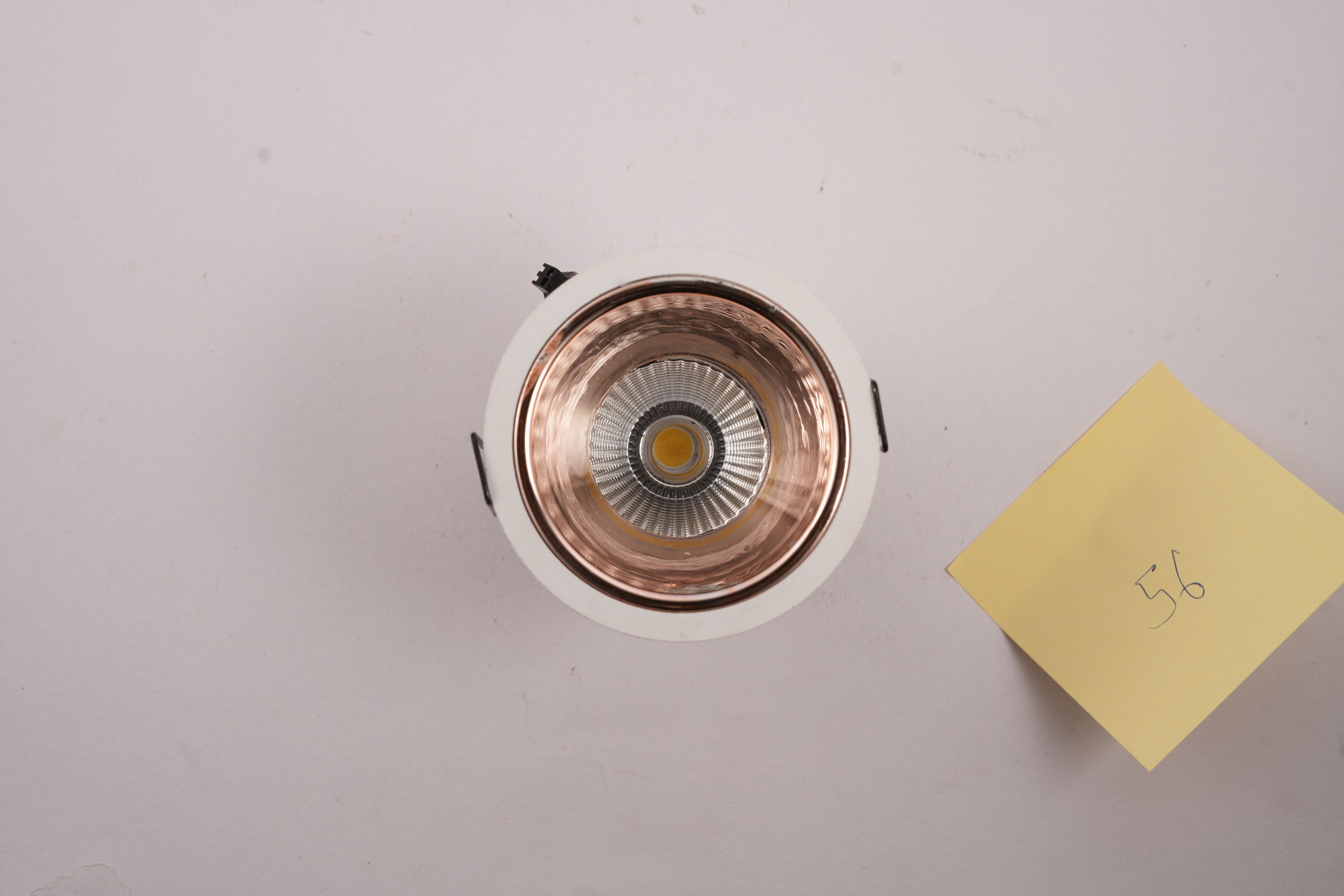 15 watt delta white body golden reflector  cob fix type  black and white body available also 6500 k 3000 k and 4000k colour available 